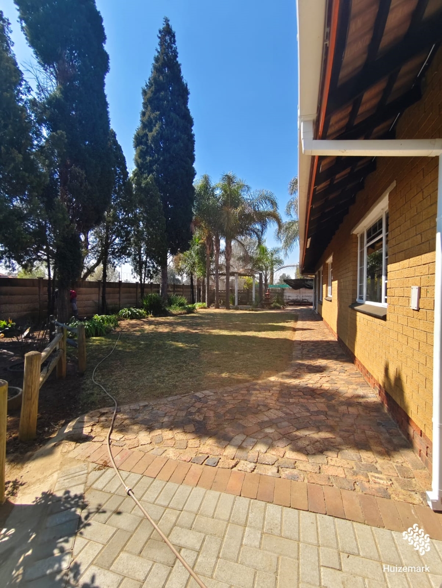 To Let 3 Bedroom Property for Rent in Vaalpark Free State